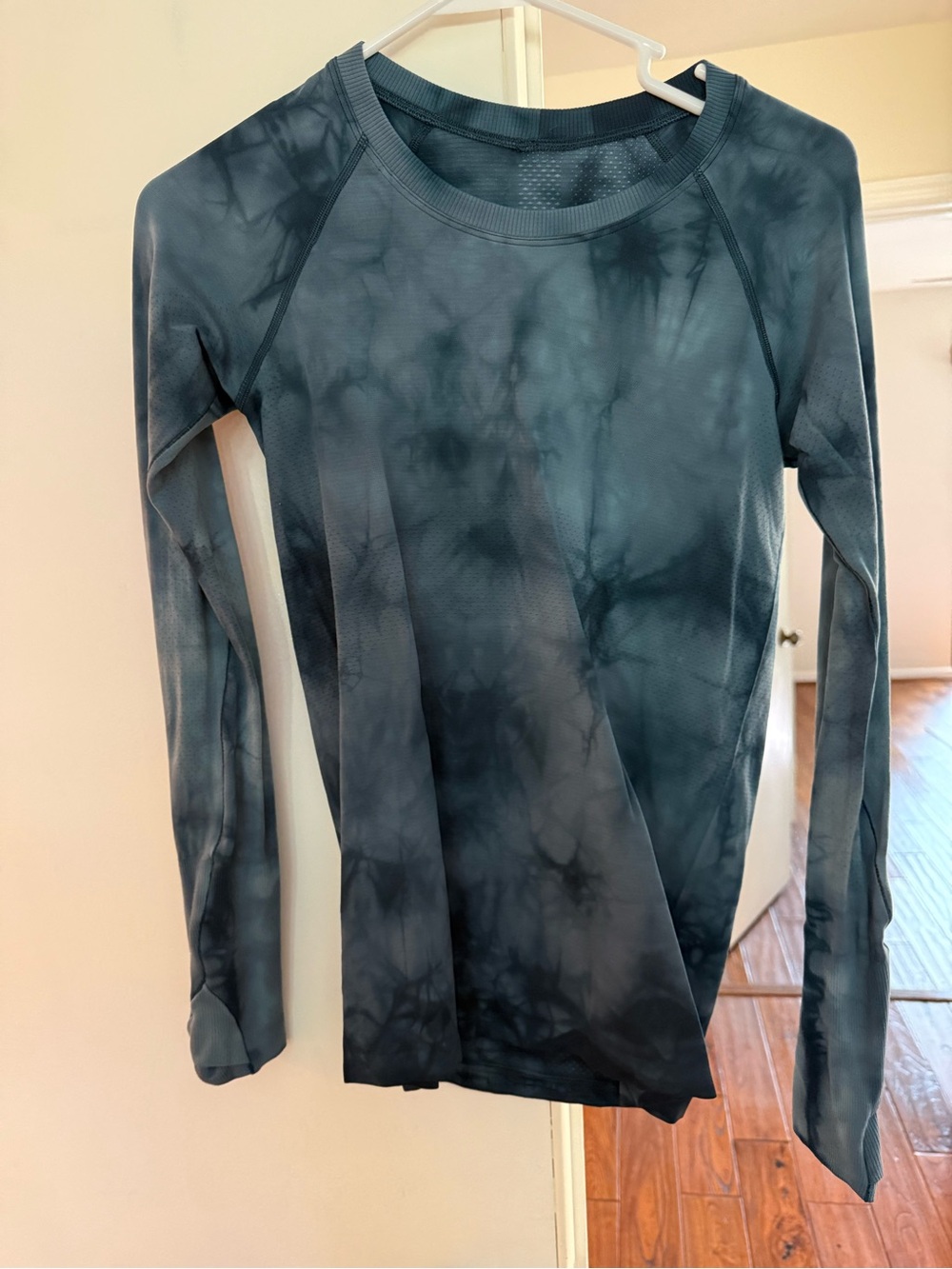 lululemon athletica Slate-Blue Tie-Dye Long Sleeve Active Top